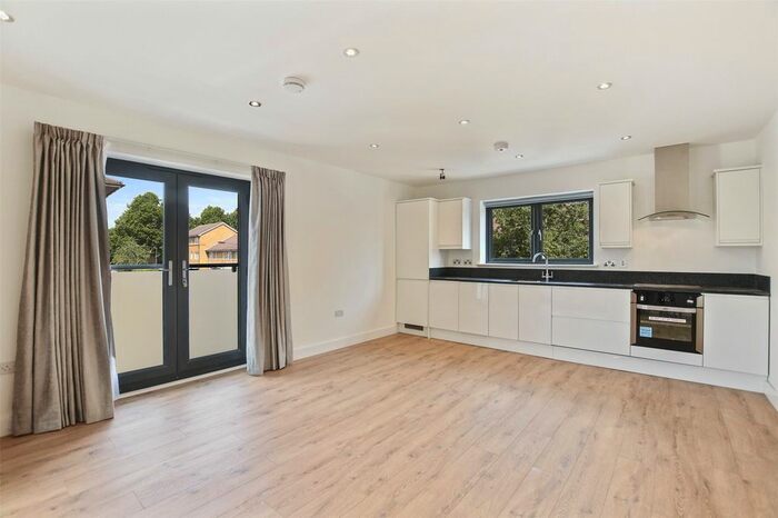 1 Bedroom Flat To Rent In Varcoe Road, London, SE16