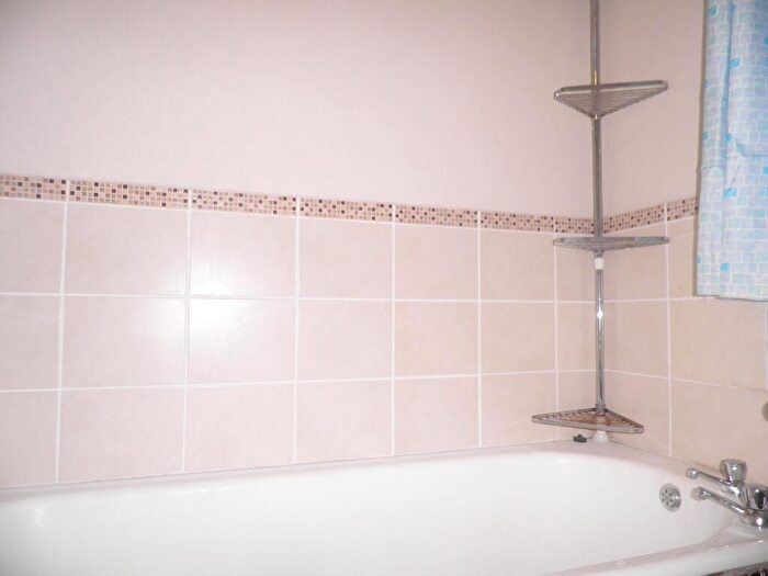 2 Bedroom House To Rent In Margaret Close, Banbury, OX16