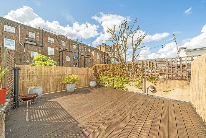 3 Bedroom Flat To Rent In Portobello Road, Notting Hill, W11