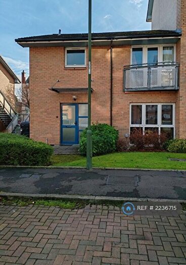 2 Bedroom Flat To Rent In Stenhouse Gardens, Edinburgh, EH11