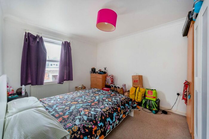 1 Bedroom Flat To Rent In Uxbridge Road, Shepherd's Bush, London, W12