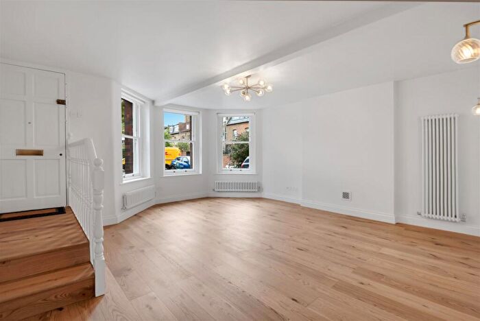 3 Bedroom Flat For Sale In Inglewood Road, West Hampstead, NW6