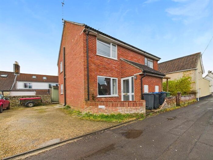 2 Bedroom Semi-Detached House For Sale In Back Road, Calne, SN11