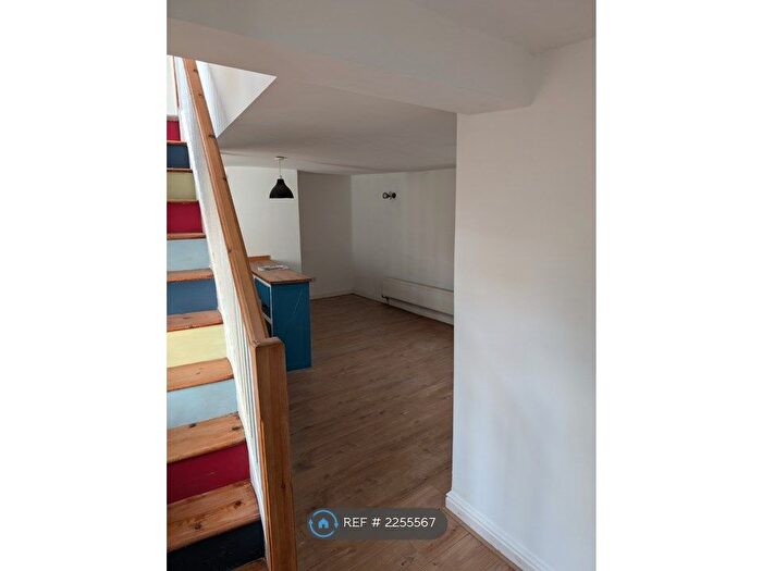 2 Bedroom Terraced House To Rent In Court Terrace, Wellington, TA21