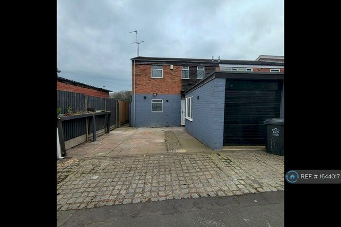 3 Bedroom End Of Terrace House To Rent In Harris Road, Leicester, LE4