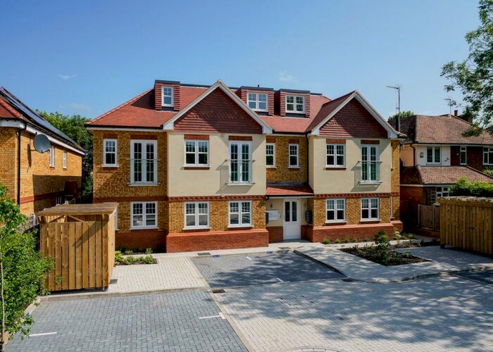 2 Bedroom Apartment To Rent In London Road, Aston Clinton, Aylesbury, HP22