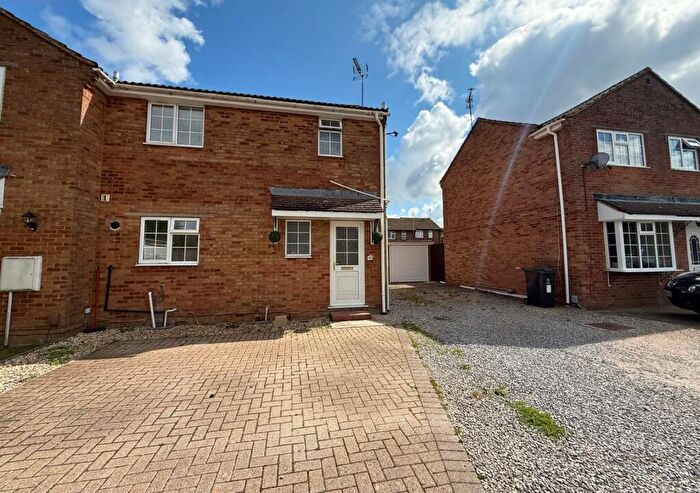 3 Bedroom End Of Terrace House To Rent In Freshbrook, Swindon, SN5