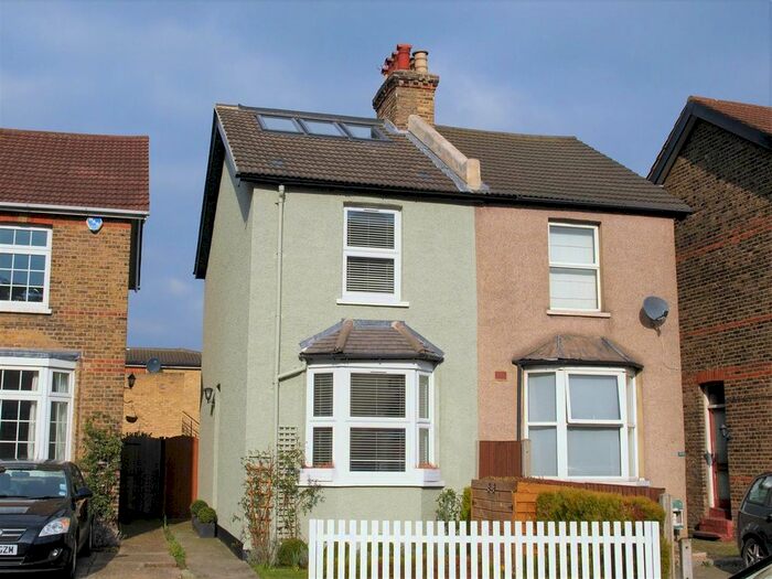 3 Bedroom Semi-Detached House To Rent In Beckenham Lane, Shortlands, BR2