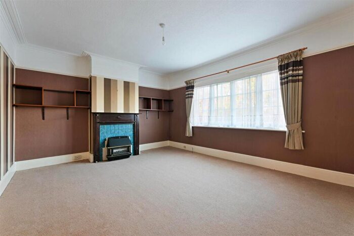 1 Bedroom Maisonette To Rent In High Street, Tadworth, KT20