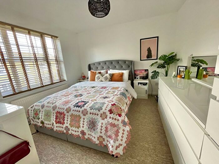 3 Bedroom Terraced House For Sale In Fosseway Avenue, Moreton-In-Marsh, GL56