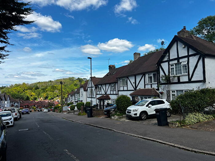 3 Bedroom End Of Terrace House For Sale In The Glade, Coulsdon, CR5