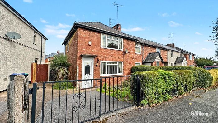 3 Bedroom Semi-Detached House For Sale In Booth Crescent, Mansfield, NG19