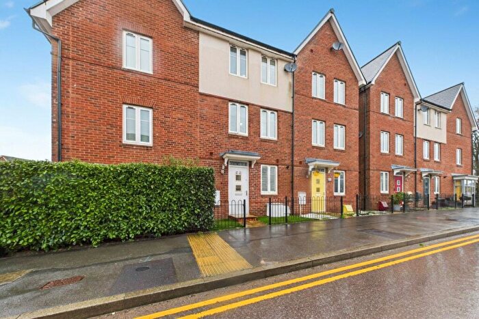 3 Bedroom Terraced House For Sale In William Heelas Way, Wokingham, Berkshire, RG40