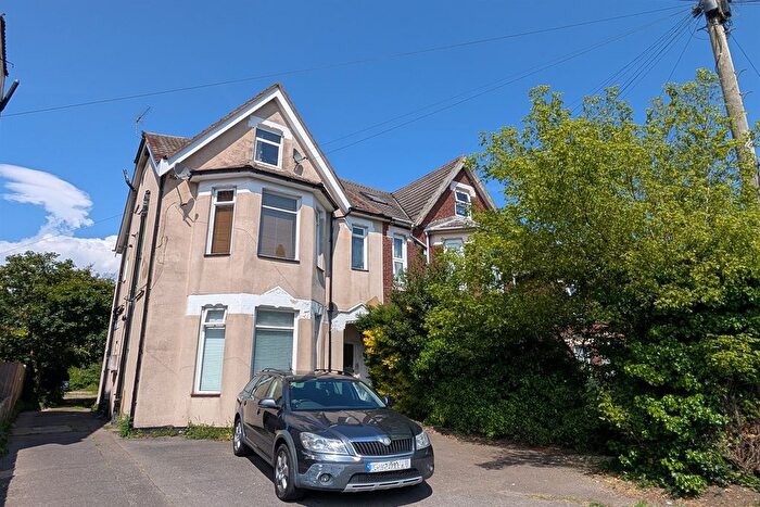 1 Bedroom Flat To Rent In Landguard Road, SO15