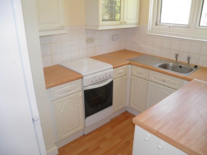 2 Bedroom Flat To Rent In Llanishen Court, Llanishen, Cardiff, CF14