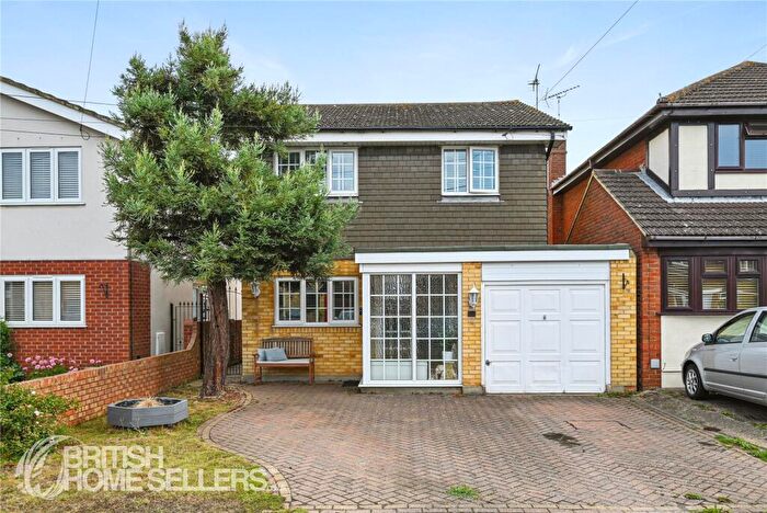 4 Bedroom Detached House For Sale In Little Wakering Road, Little Wakering, Southend-on-Sea, Essex, SS3