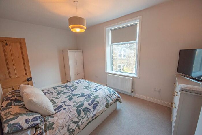 3 Bedroom End Of Terrace House For Sale In Jackson Street, Sutton-in-Craven, BD20