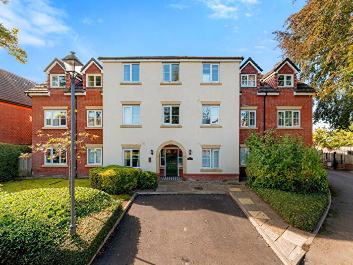 2 Bedroom Apartment For Sale In Saxon Court, Sale, M33