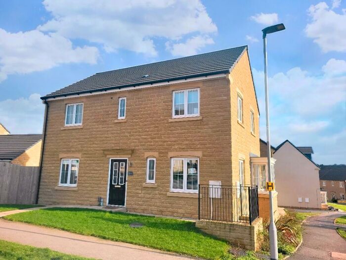 4 Bedroom House To Rent In Priestley Crescent, Apperley Bridge, BD10