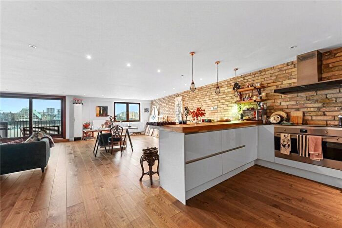 2 Bedroom Apartment To Rent In Wapping High Street, London, E1W