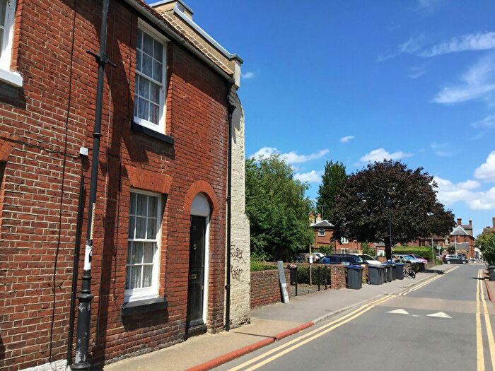 2 Bedroom House To Rent In Black Griffin Lane, Canterbury - Ref, CT1