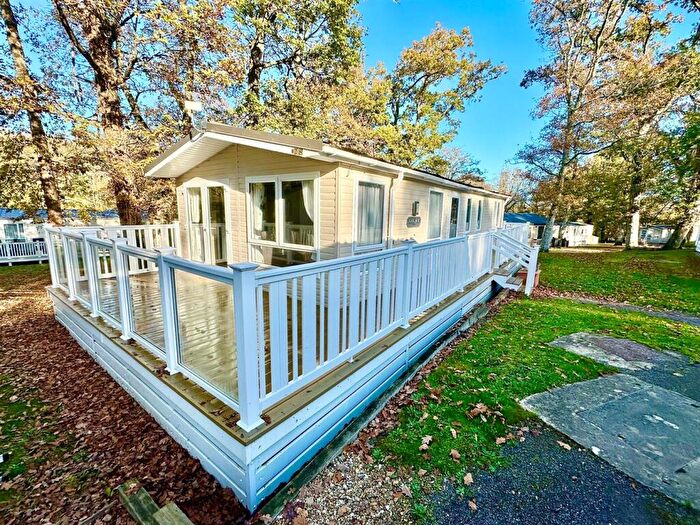 2 Bedroom Bungalow For Sale In Hoburne Bashley Holiday Park, Baskley Dr., New Milton, BH25