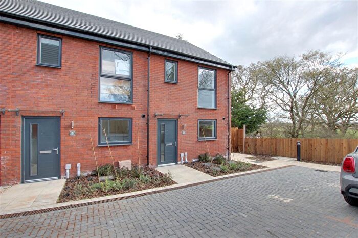 2 Bedroom End Of Terrace House To Rent In Glencree Grove, Enfield, EN2