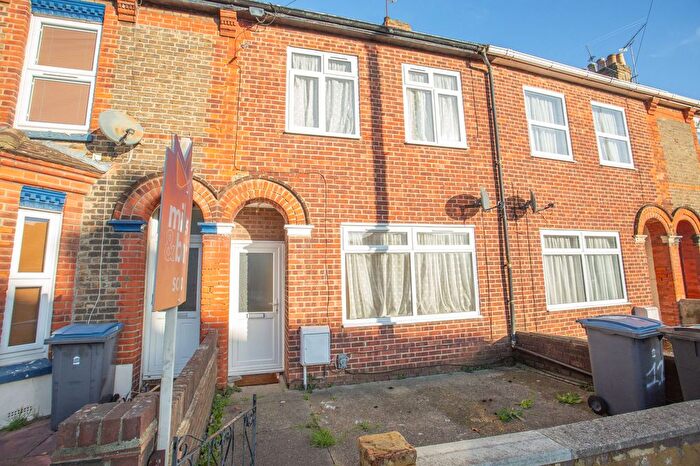 3 Bedroom Terraced House For Sale In Buckland Avenue, Dover, CT16