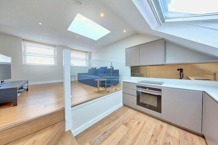 1 Bedroom Flat To Rent In Garratt Lane, London, SW18