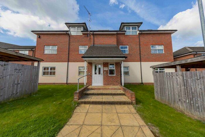 1 Bedroom Apartment To Rent In Bedford Court, GU14