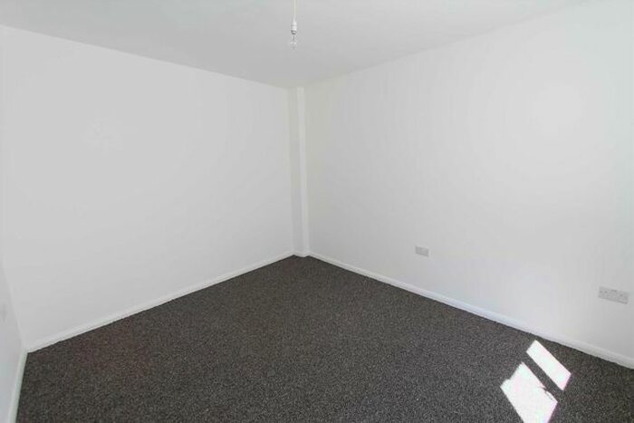 Studio To Rent In Well Hall Parade, London, SE9