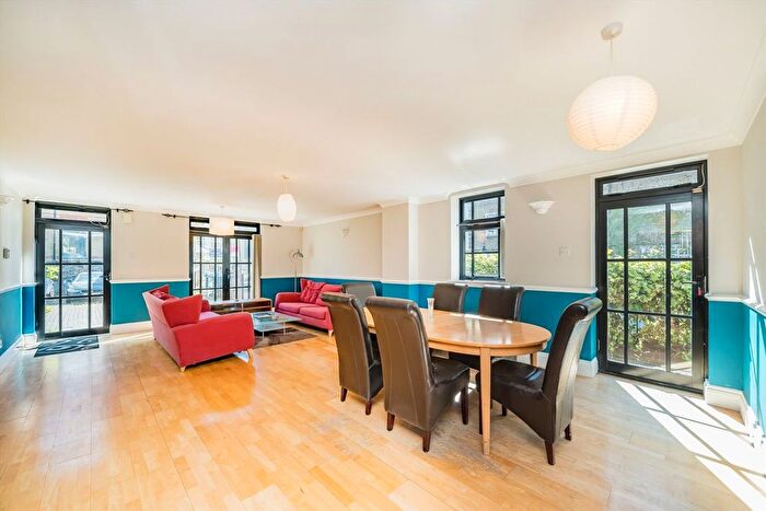 3 Bedroom Property For Sale In Liverpool Grove, Walworth, SE17