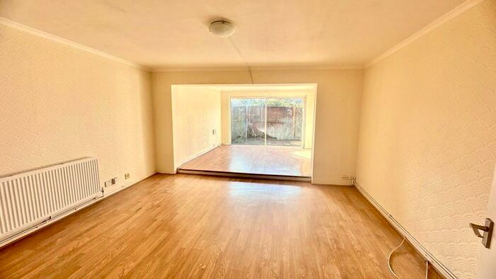 2 Bedroom Maisonette To Rent In Augustine Road, Harrow, HA3