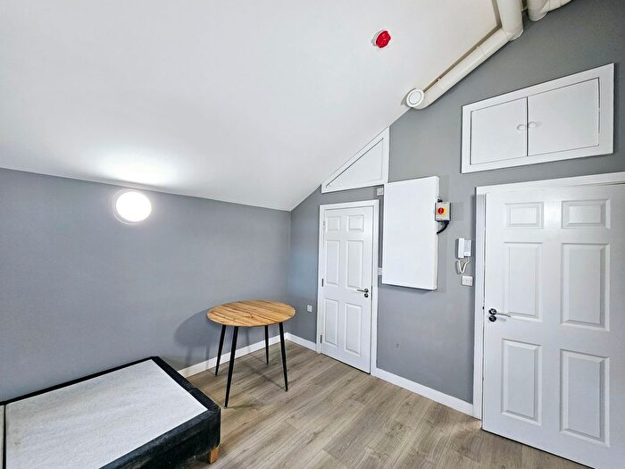 1 Bedroom Studio To Rent In South Street, Enfield, EN3