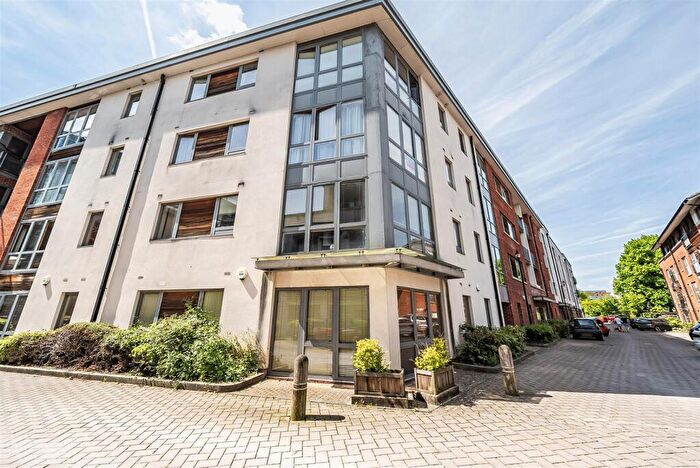 1 Bedroom Flat For Sale In Barleyfields, Old Market, BS2