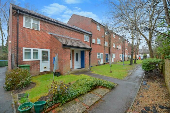 1 Bedroom Maisonette To Rent In Kingsmead Court, Yarmouth Gardens, Southampton, Hampshire, SO15
