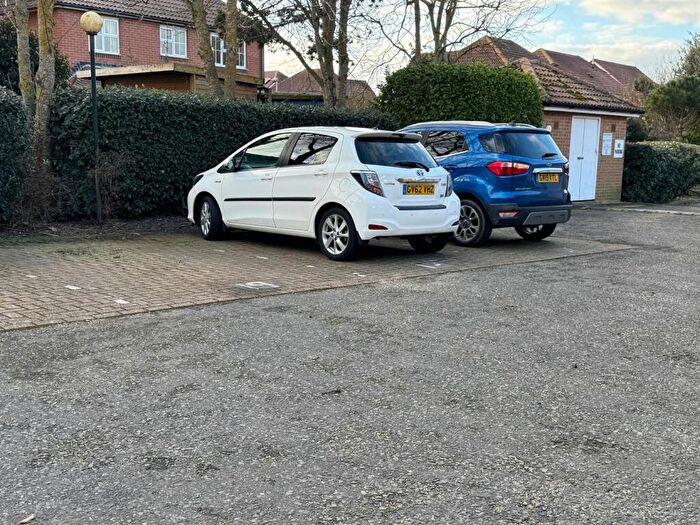 2 Bedroom Flat For Sale In Hudson Close, Eastbourne, BN23