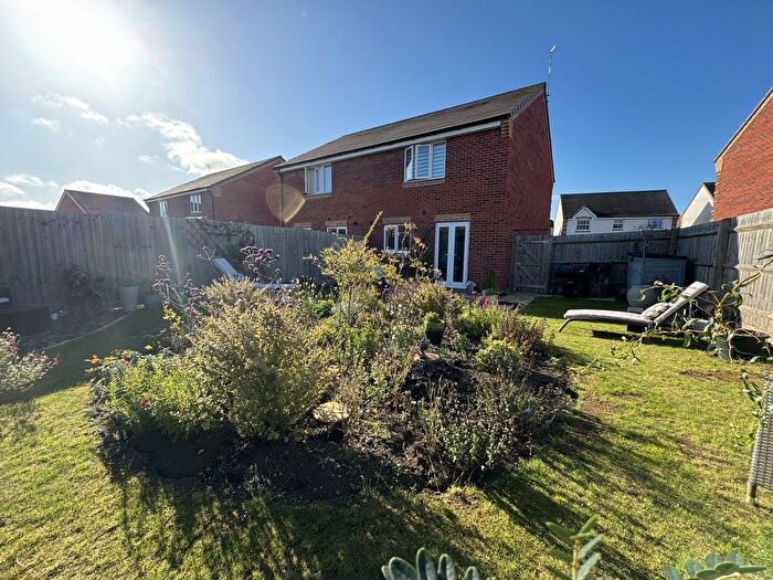 2 Bedroom Semi-detached House For Sale In Hurricane Way, Southam, CV47