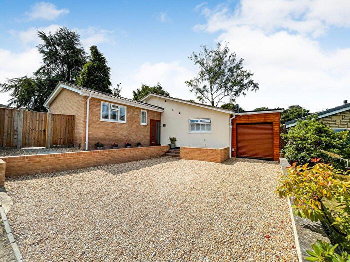 4 Bedroom Detached Bungalow For Sale In Norman Gardens, Hedge End, SO30