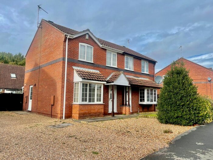 3 Bedroom Property To Rent In Parsons Drive, PE21