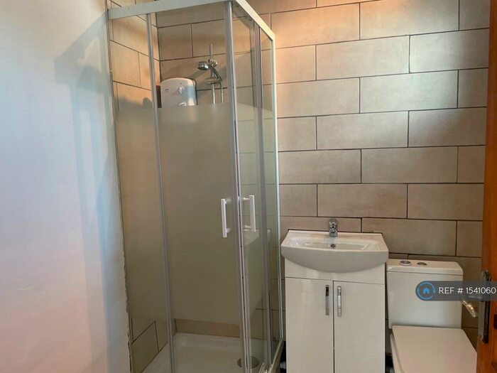 1 Bedroom Flat To Rent In Factory Road, Hinckley, LE10