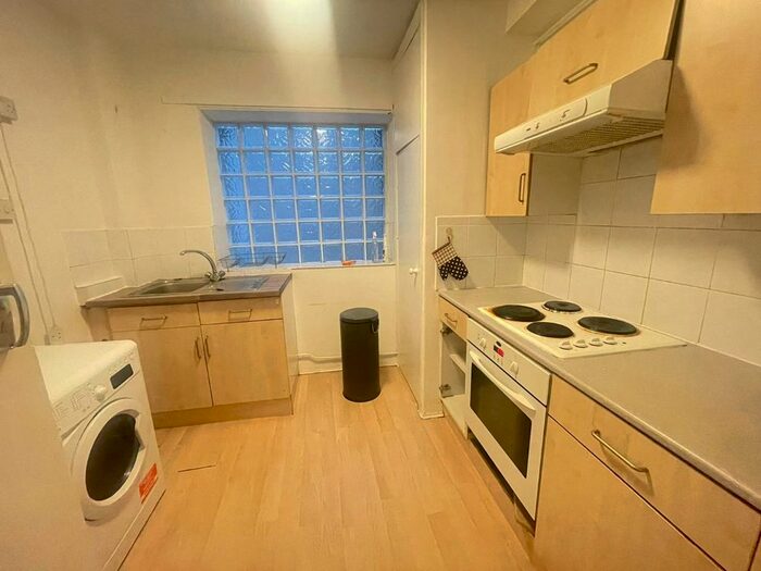 2 Bedroom Flat To Rent In Drummond Crescent, London, NW1
