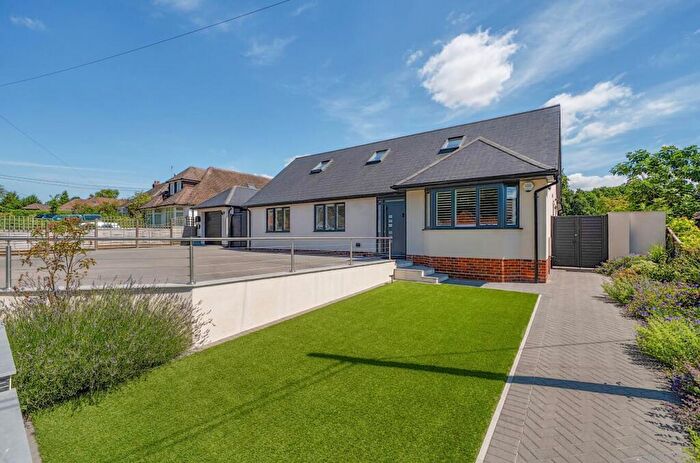 4 Bedroom Chalet For Sale In Pitmore Road, Allbrook, SO50