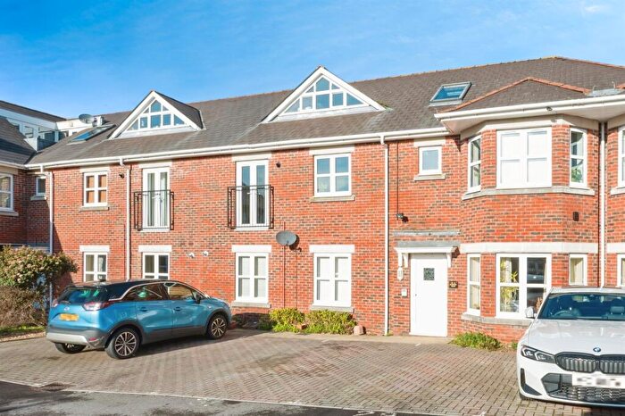 2 Bedroom Apartment For Sale In Blenheim Road, Eastleigh, SO50