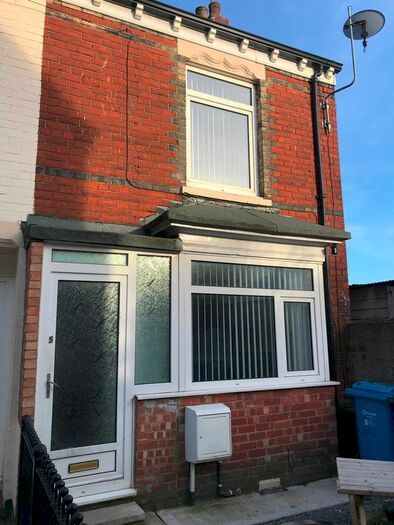 2 Bedroom End Of Terrace House To Rent In Estcourt Street, Hull, HU9