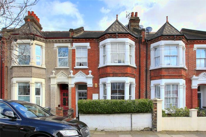 2 Bedroom Flat To Rent In Rudloe Road, Clapham South, London, SW12
