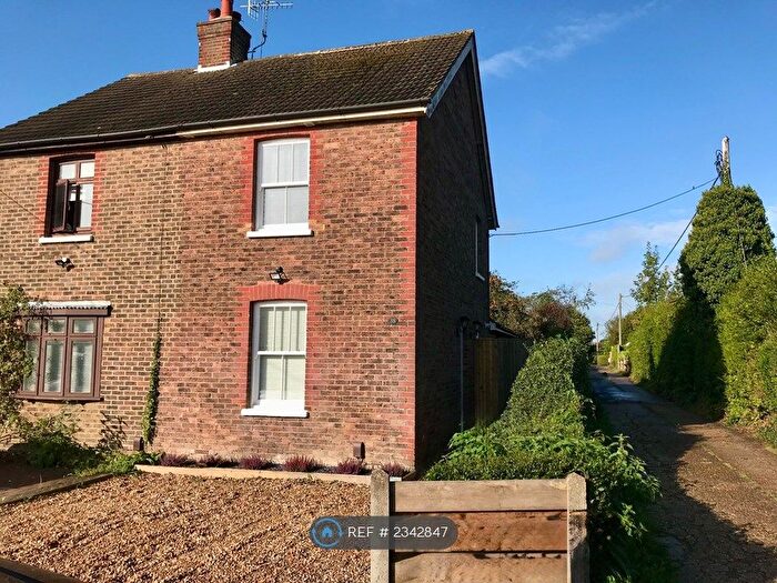 3 Bedroom Semi-Detached House To Rent In North Road, Crawley, RH10