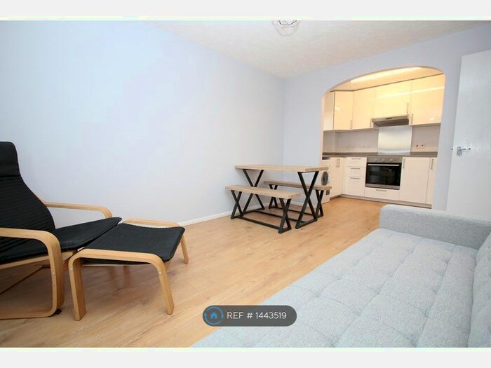 1 Bedroom Flat To Rent In Fairfield Close, Mitcham, CR4