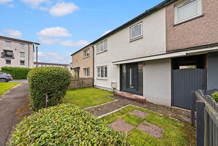Terraced House For Sale In Kintyre Avenue, Linwood, Paisley, Renfrewshire, PA3