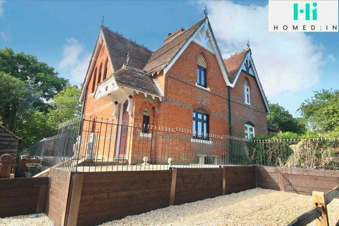 3 Bedroom Semi-Detached House For Sale In Bonfire Hill, Southwater, Horsham, RH13